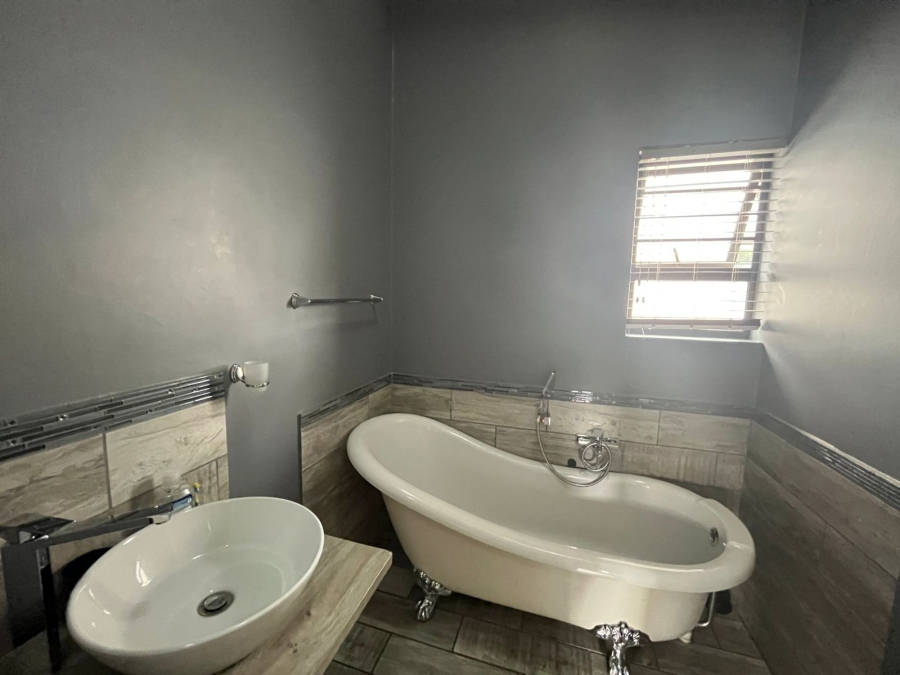 3 Bedroom Property for Sale in Waterkloof North West